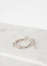 Load image into Gallery viewer, Bracelet 85 in Grey Silk/Silver
